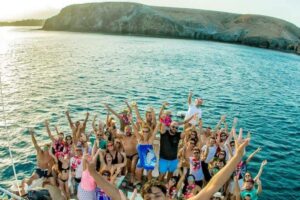 30716037_1733403263391586_6036405856822624256_n-1200x750