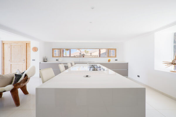 kitchen-island-1000-x-666